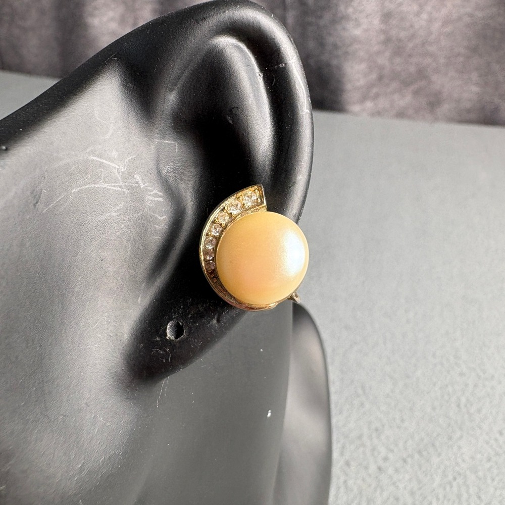 Vintage Gold Tone Faux Pearl Rhinestone Crescent Clip On Earrings Cream Round